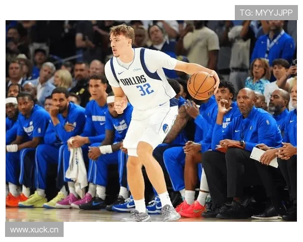 以弗拉格半场17分钟高效发挥8分6板攻防俱佳率队稳住局面展现全能价值