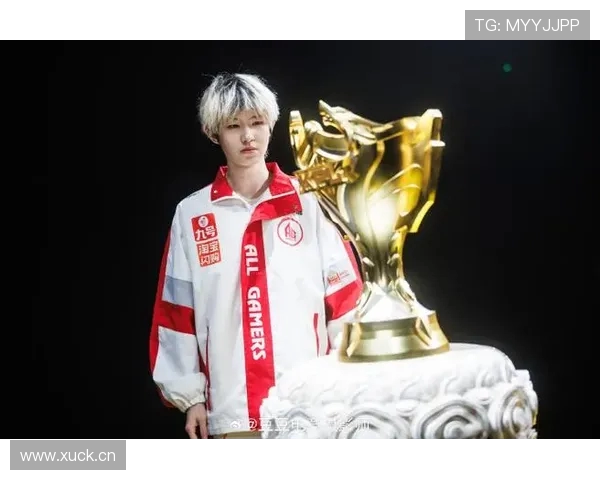 一诺24岁生日回望23岁赛场征程春夏登顶EWC鸟巢三冠荣耀